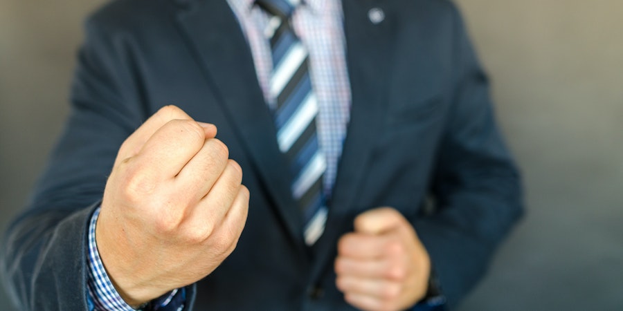 10 Do's and Don’ts of Hiring a Defense Lawyer